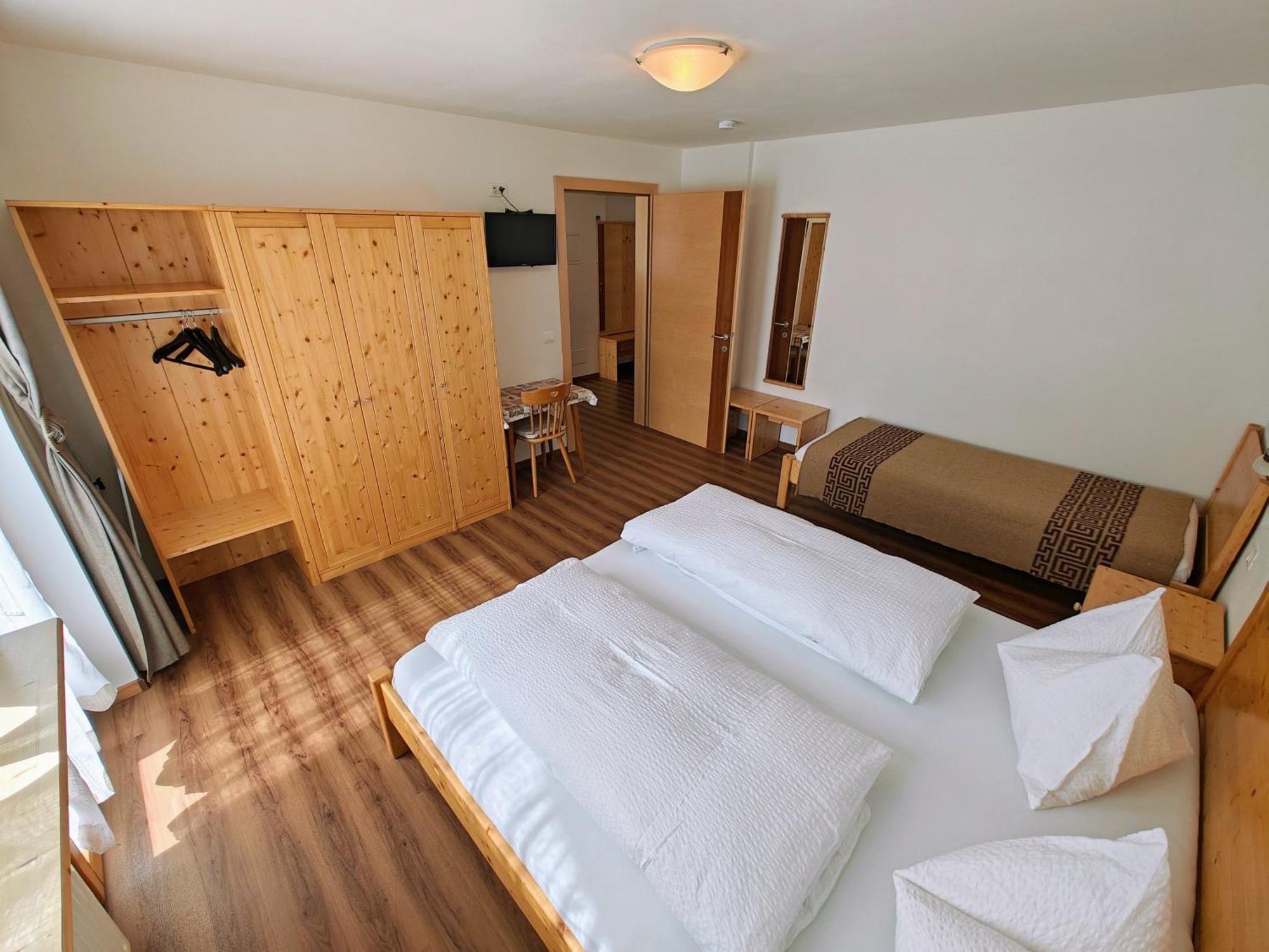 Apartments Brunella La Villa (Trentino Alto Adige) Quarto foto